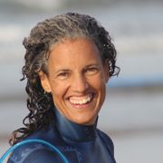 Lisa-K-Moniteur de Surf