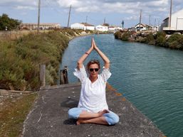 lydia-l-Professeur de Yoga