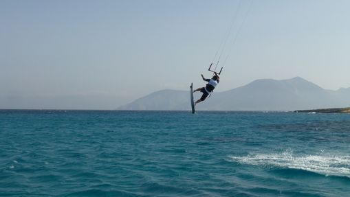 Croisière kitesurf dans les cyclades - voilier 44'