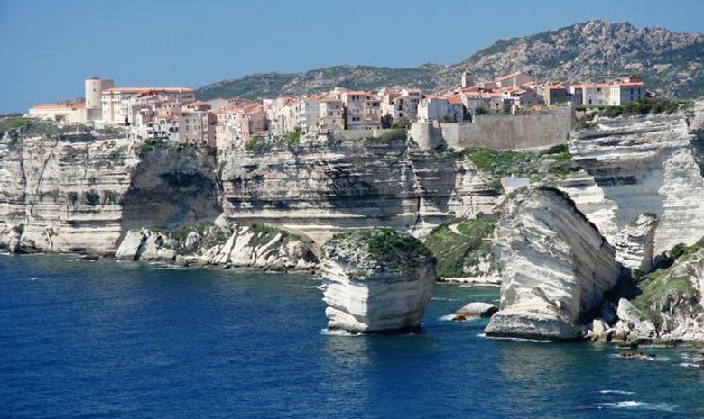 Croisière privatisée catamaran en Corse du Sud