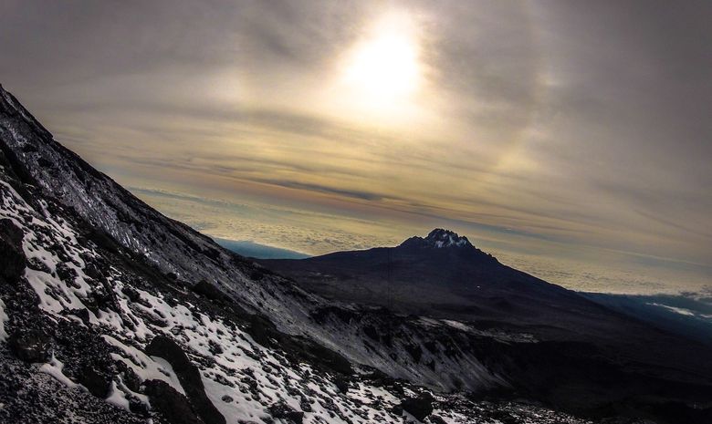 le soleil se lève sur le Kilimandjaro