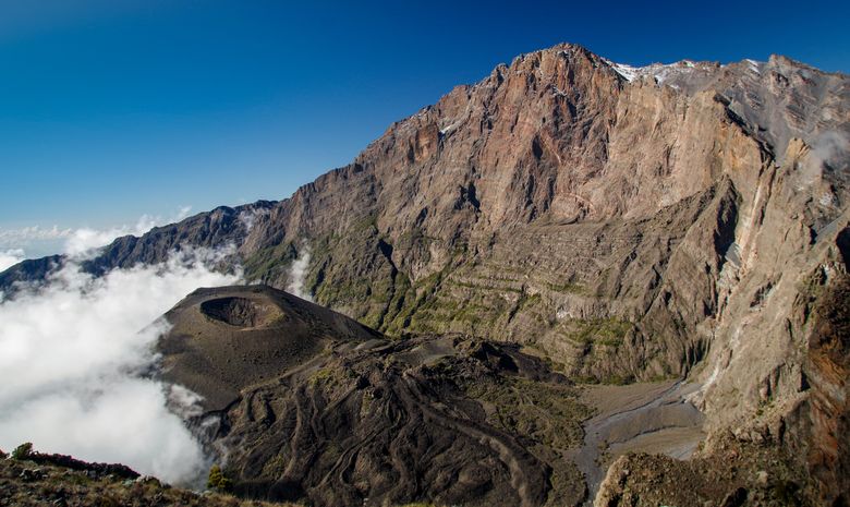 Ascension du Mont Meru, entre Trek & Safari à pied
