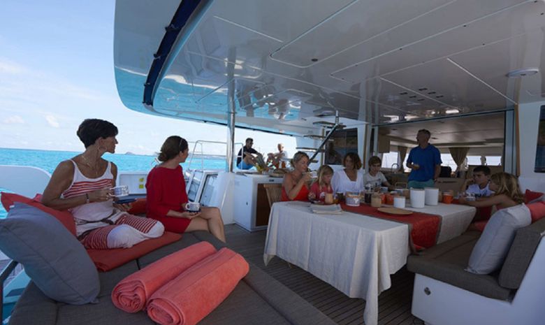 Croisière cabine LAG 620 Corse du Sud avec hôtesse