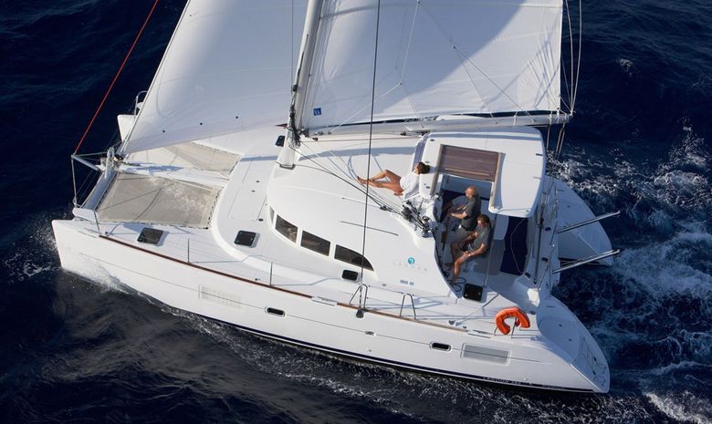 Croisière privée en Corse du Sud - catamaran 38'
